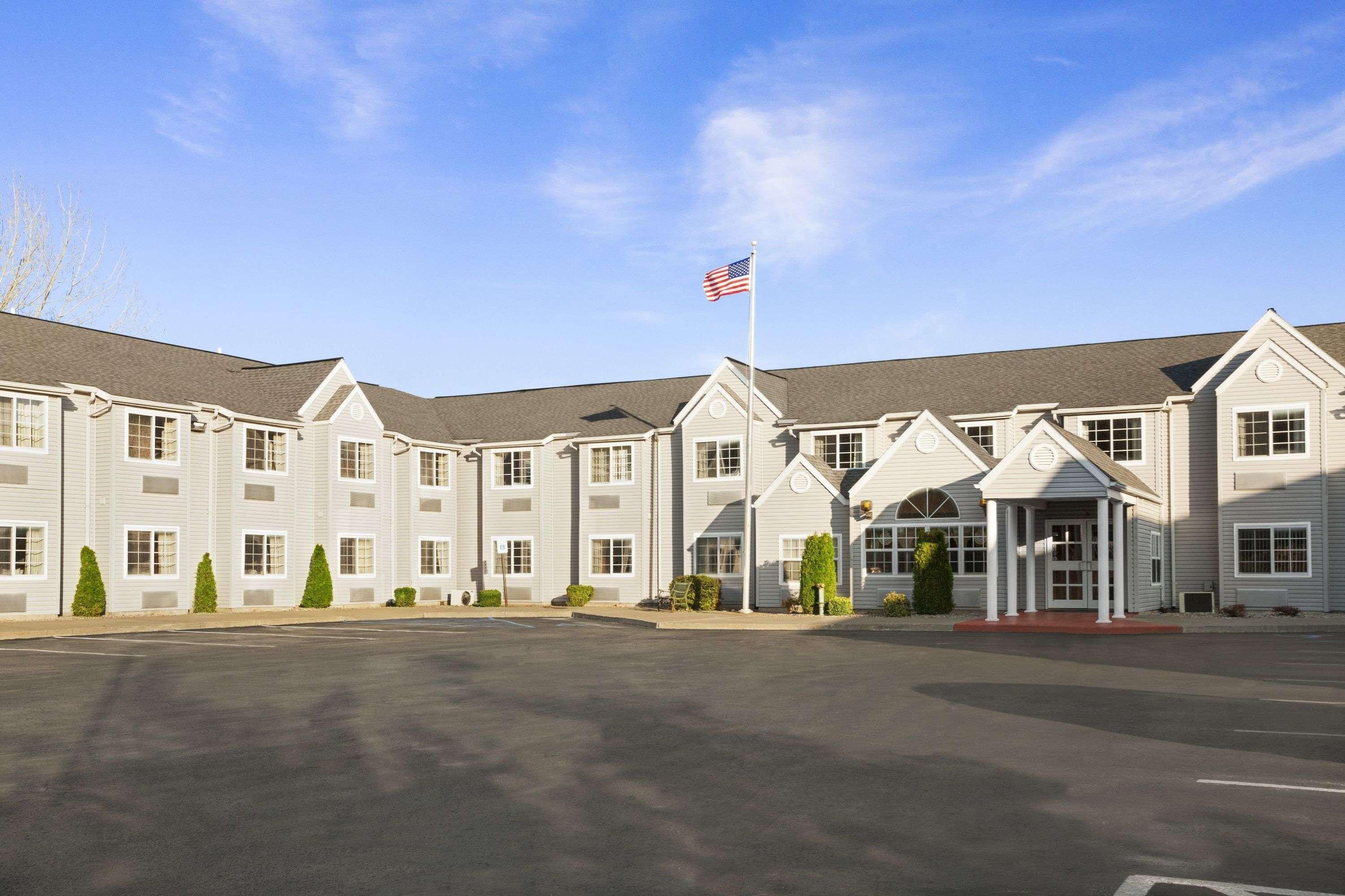 Microtel Inn By Wyndham - Albany Airport Летем Екстер'єр фото