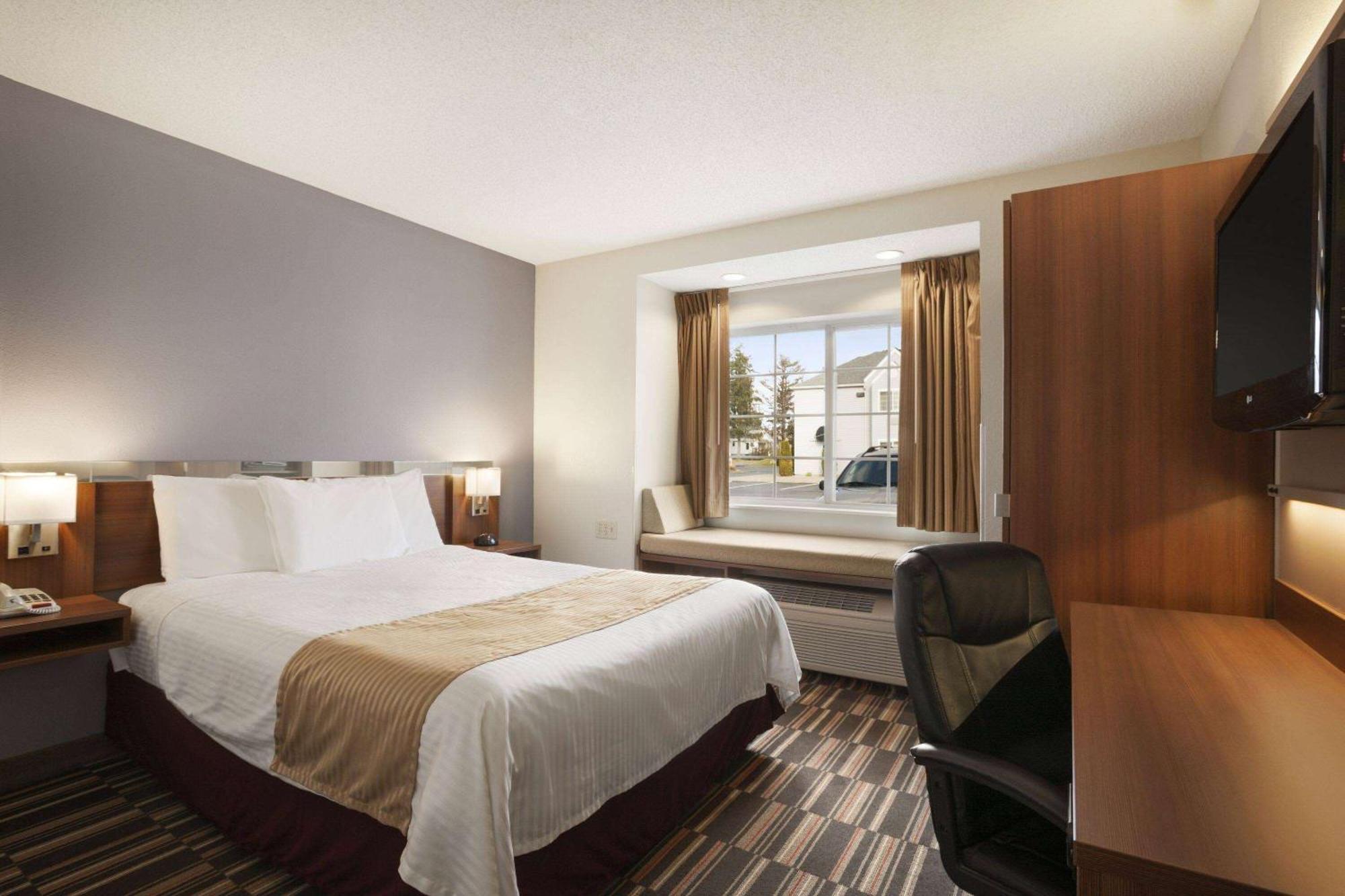 Microtel Inn By Wyndham - Albany Airport Летем Екстер'єр фото