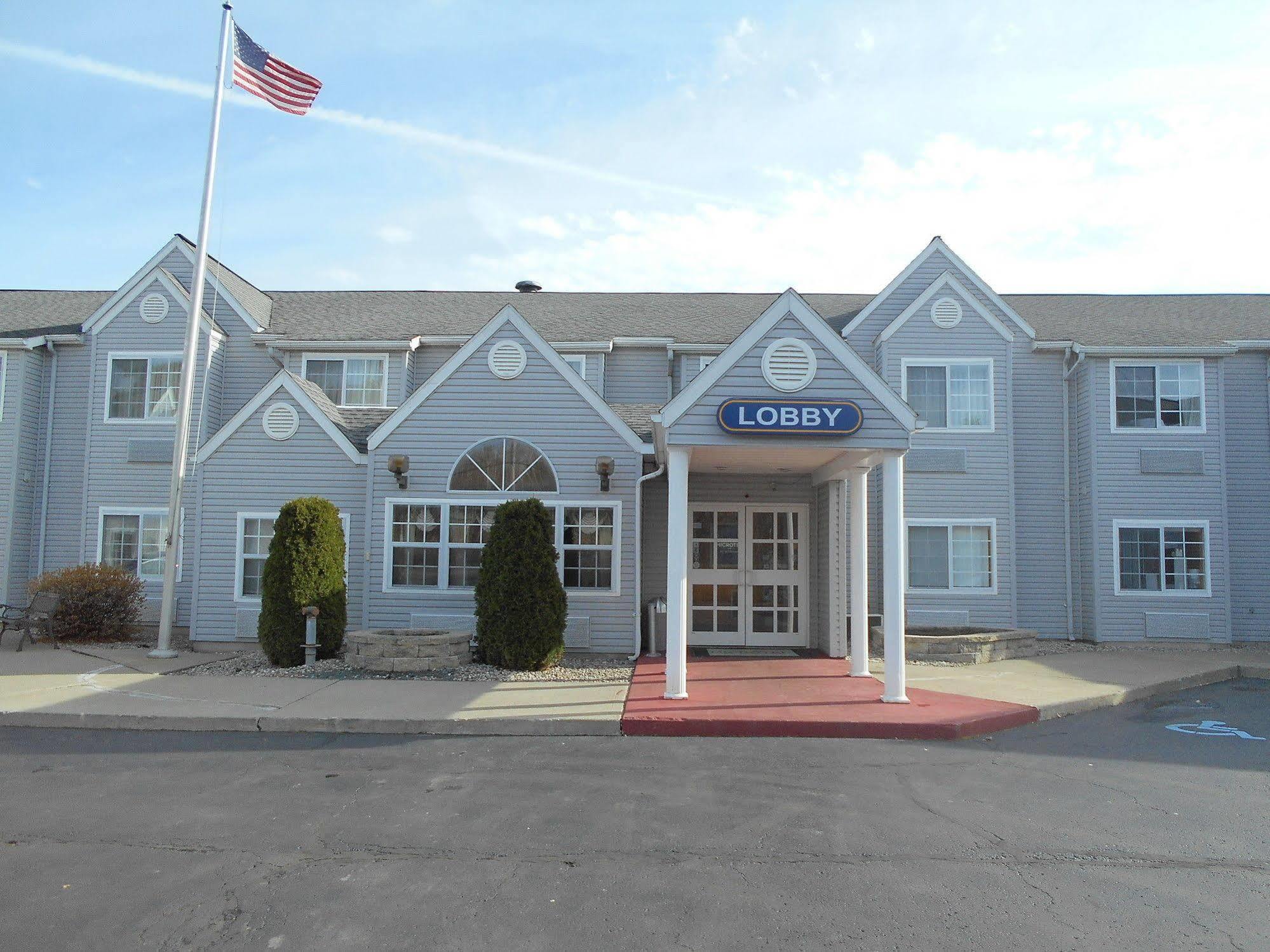 Microtel Inn By Wyndham - Albany Airport Летем Екстер'єр фото